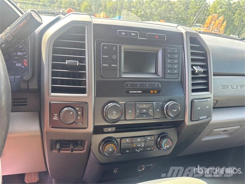 Ford F-350 XL 4x4 Extended Cab Pickup Citi
