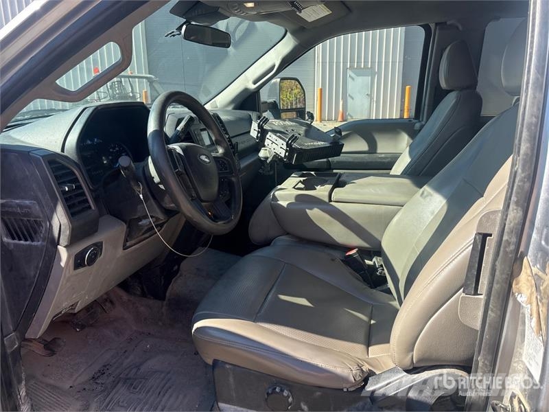 Ford F-350 XL 4x4 Extended Cab Utility Truck Vieglais kravas automobilis/izkraušana no sāniem
