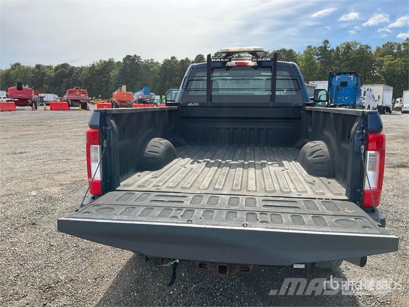 Ford F-350 XL 4x4 Pickup Прочие фургоны