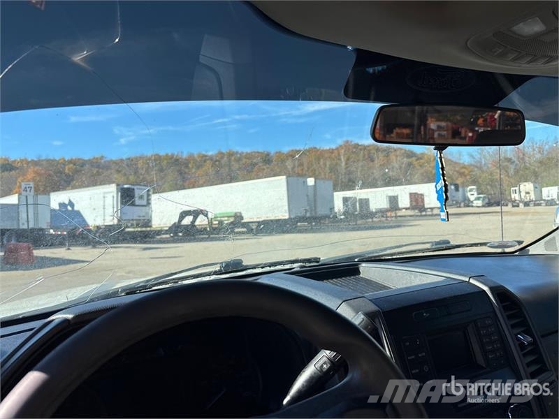 Ford F-350 XL 4x4 Utility Truck (Inoperable) Lava-autot