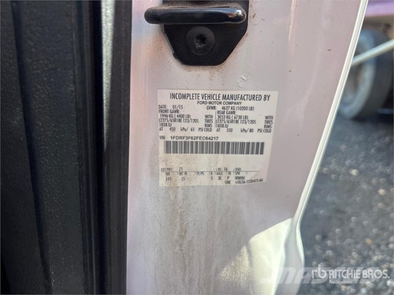 Ford F-350 XL 4x4 Utility Truck (Inoperable) Prekucniki