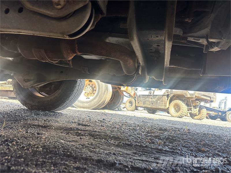 Ford F-350 XL 4x4 Utility Truck (Inoperable) Prekucniki