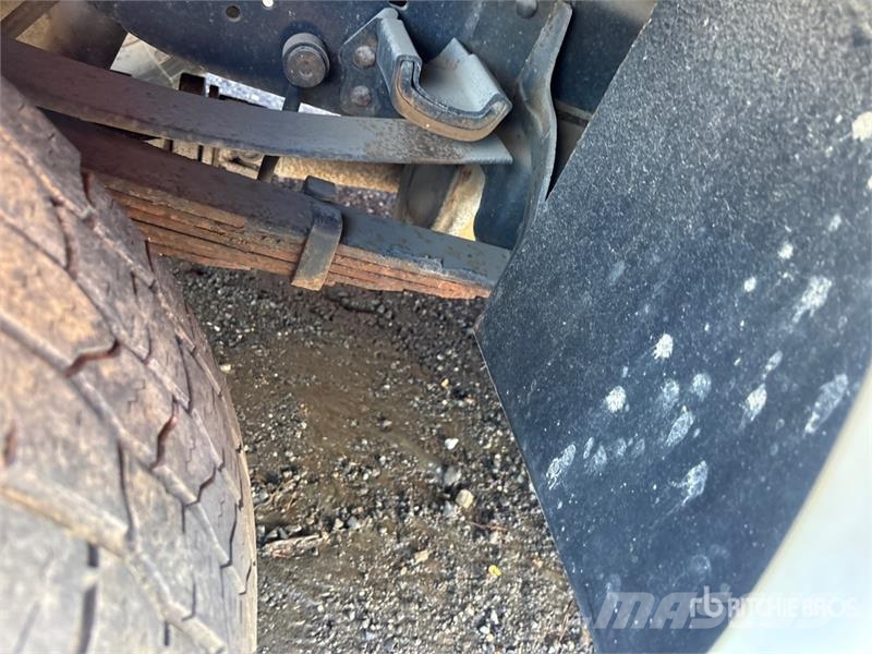 Ford F-350 XL 4x4 Utility Truck (Inoperable) Prekucniki