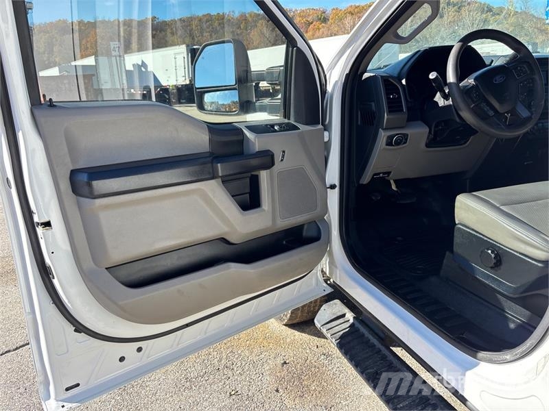 Ford F-350 XL 4x4 Utility Truck (Inoperable) Lava-autot