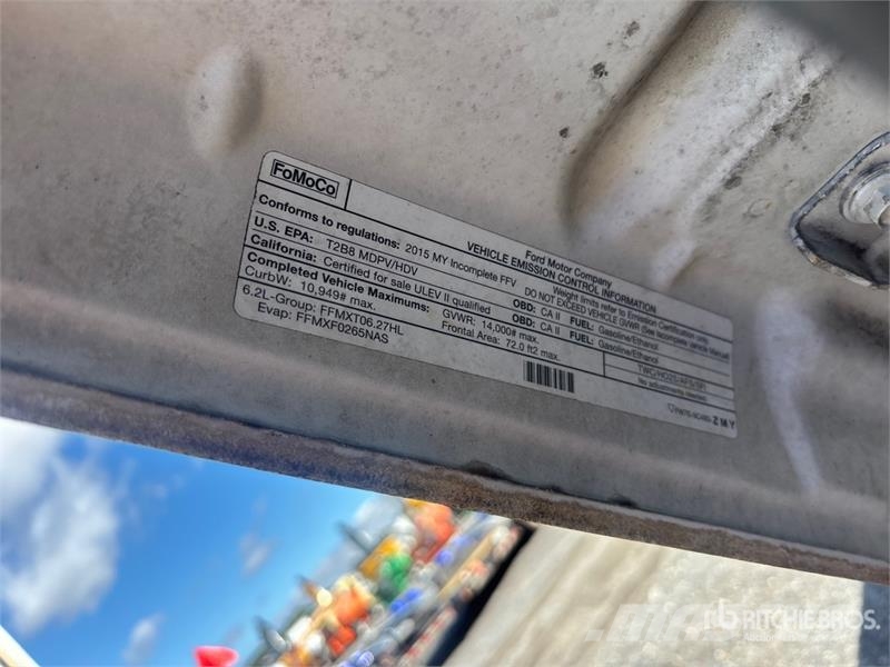 Ford F-350 XL 4x4 Utility Truck (Inoperable) Prekucniki