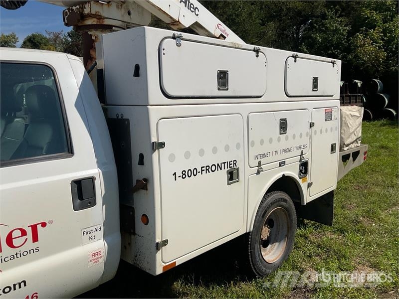 Ford F-450 Plataformas aéreas montadas em camião
