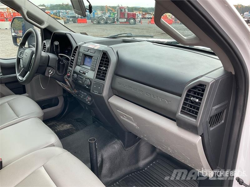 Ford F-450 Pacēlāji uz automašīnas bāzes