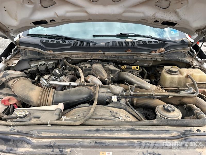 Ford F-450 Pašizgāzējs