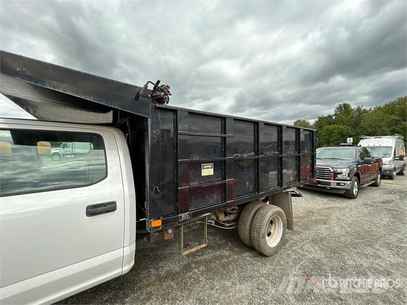 Ford F-450 Pašizgāzējs