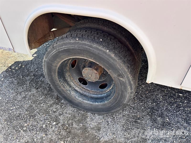 Ford F-450 皮卡.傳統半斗卡車/側卸板