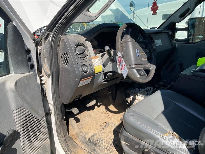 Ford F-450 Plataformas aéreas montadas em camião