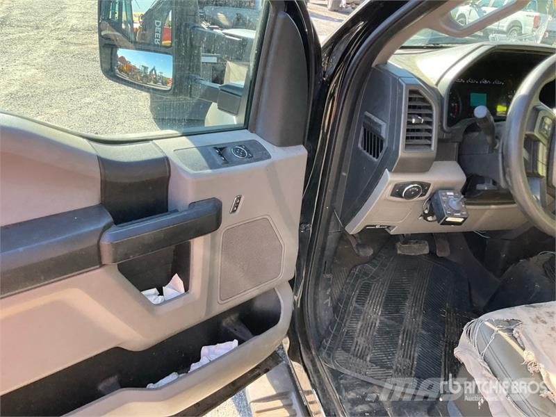 Ford F-450 Tovornjaki s kesonom/platojem