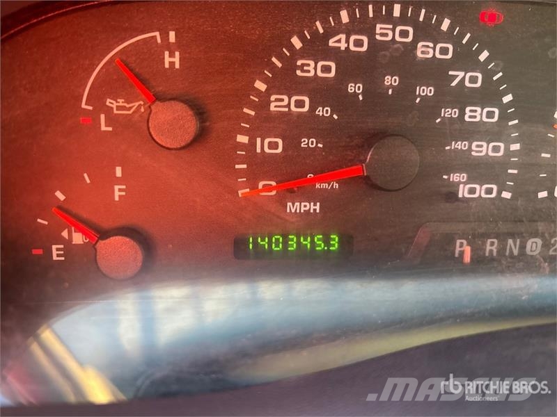 Ford F-450 Ciężarówki typu Platforma / Skrzynia