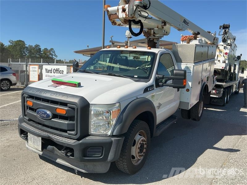 Ford F-450 Truck mounted platforms