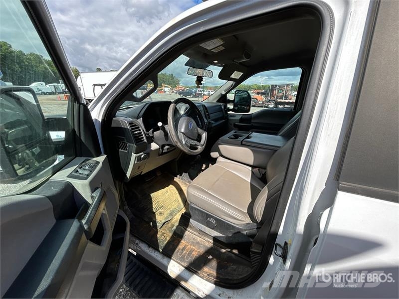Ford F-450 皮卡.傳統半斗卡車/側卸板