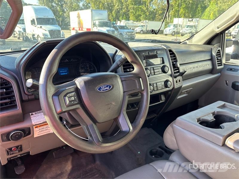 Ford F-450 Camiones bañeras basculantes o volquetes