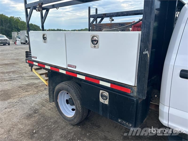 Ford F-450 Flakbilar