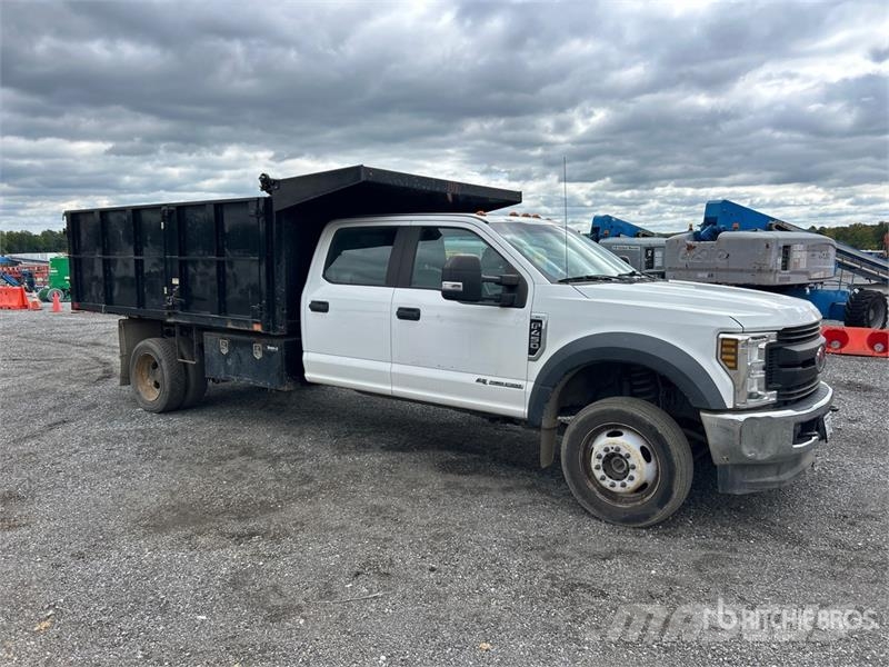 Ford F-450 Pašizgāzējs
