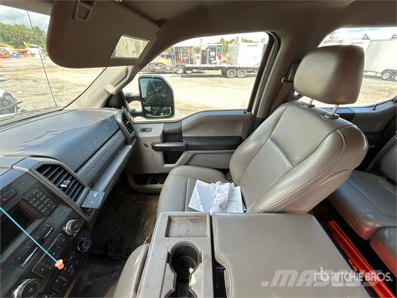 Ford F-450 皮卡.傳統半斗卡車/側卸板