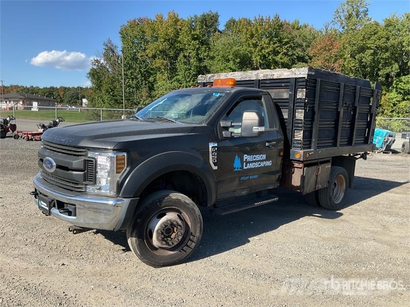 Ford F-450 Tovornjaki s kesonom/platojem