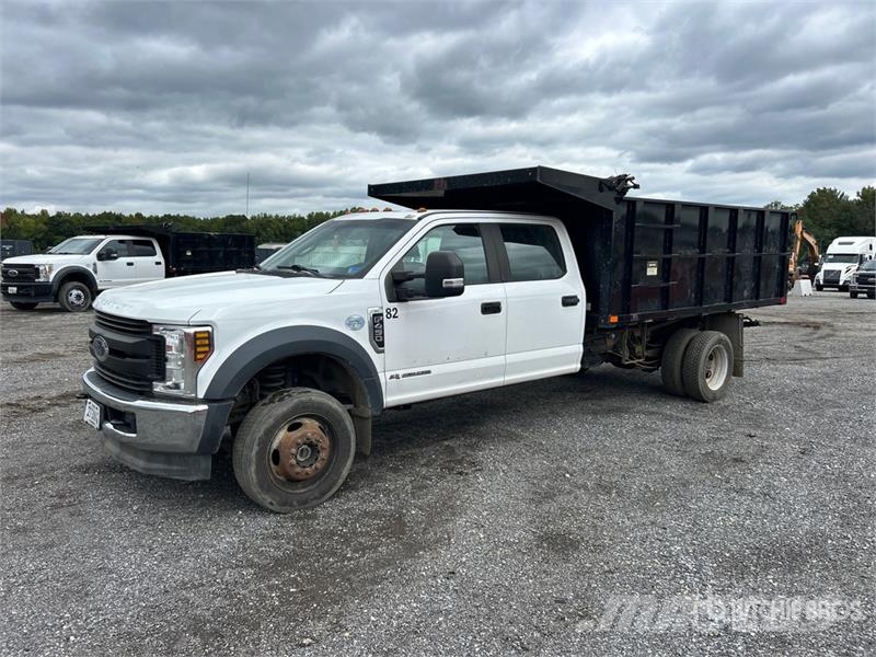 Ford F-450 Pašizgāzējs