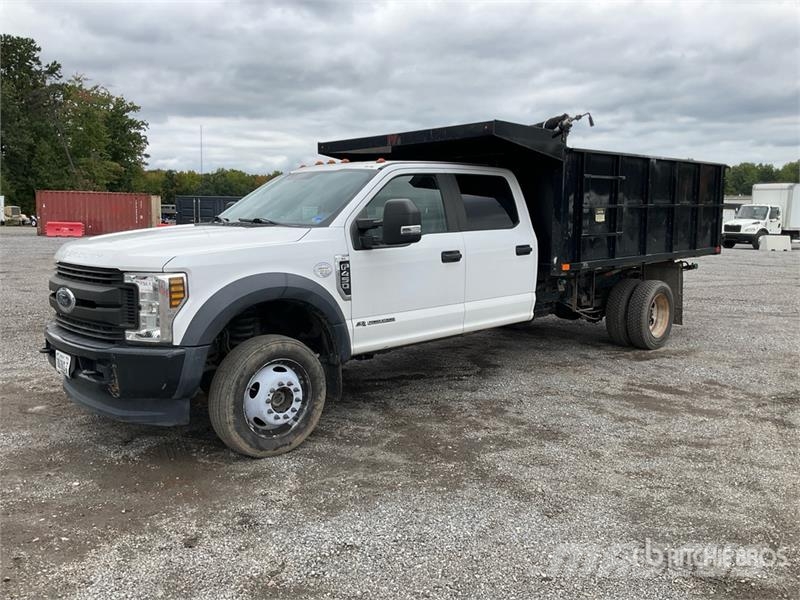 Ford F-450 Pašizgāzējs