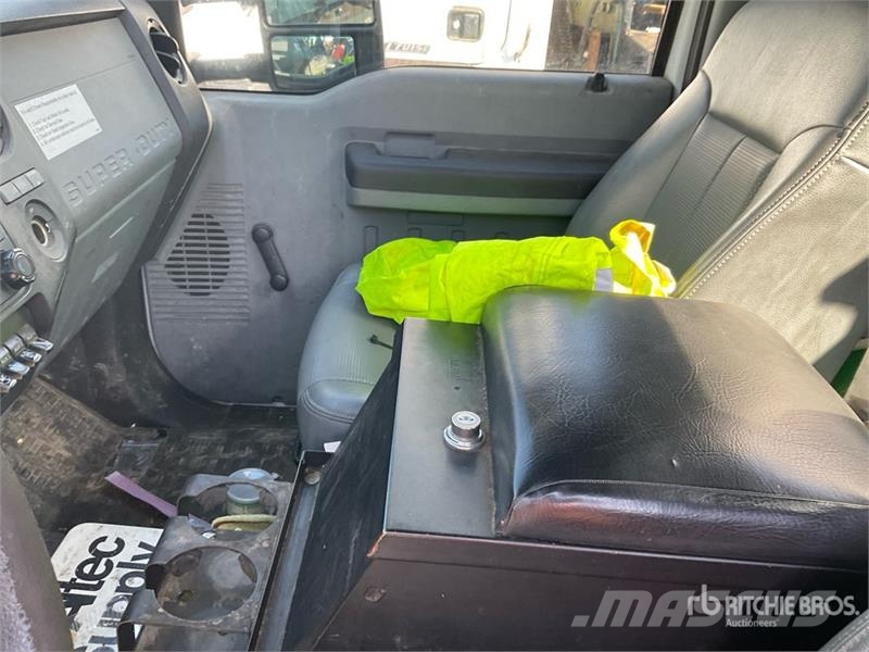 Ford F-450 Plataformas aéreas montadas em camião