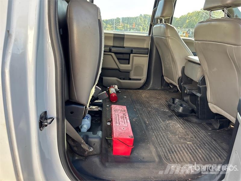 Ford F-450 Camiones bañeras basculantes o volquetes