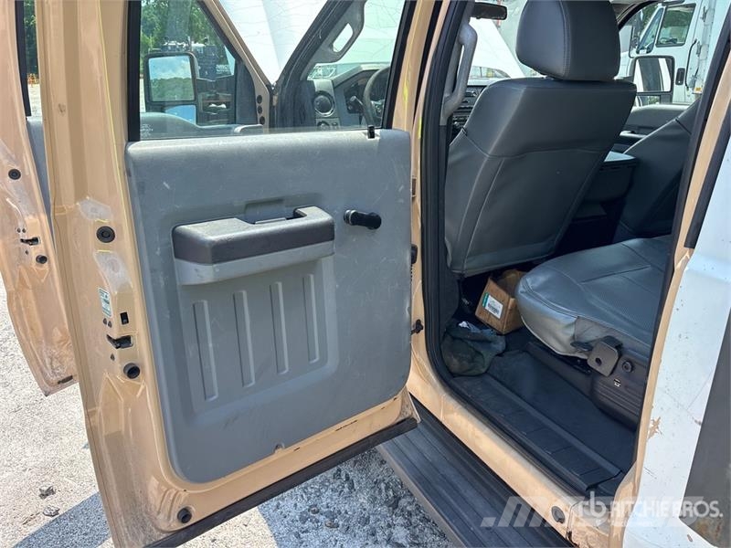 Ford F-450 Φορτηγά Ανατροπή