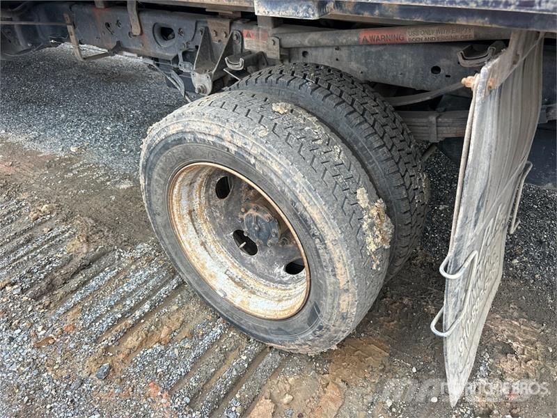 Ford F-450 Pašizgāzējs