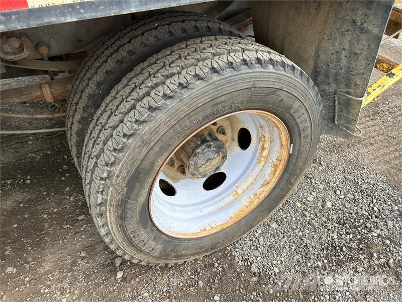 Ford F-450 Flakbilar