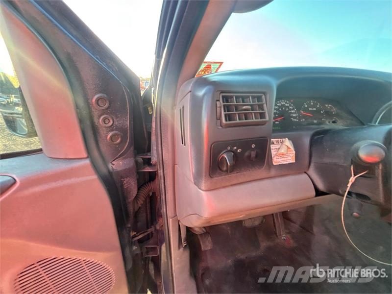 Ford F-450 Ciężarówki typu Platforma / Skrzynia