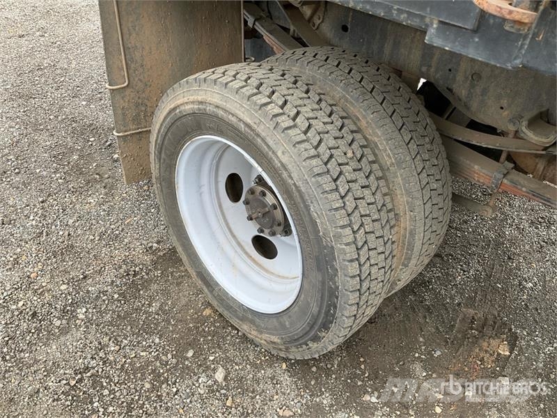 Ford F-450 Pašizgāzējs