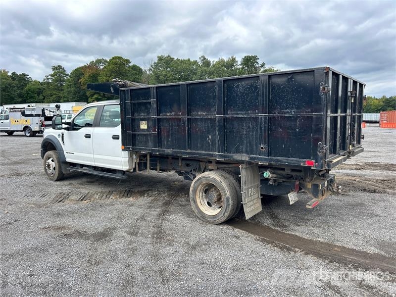 Ford F-450 Pašizgāzējs
