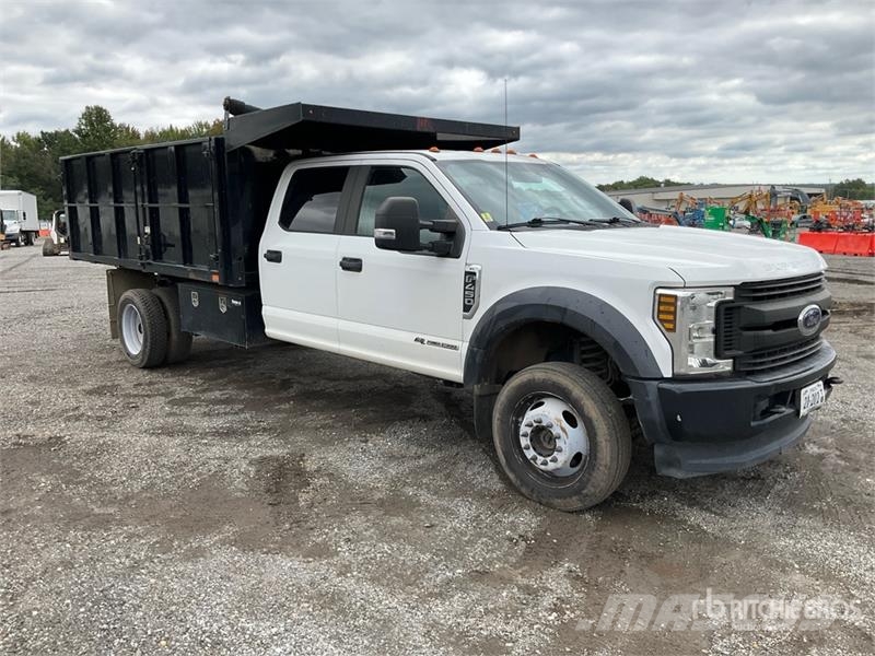 Ford F-450 Pašizgāzējs