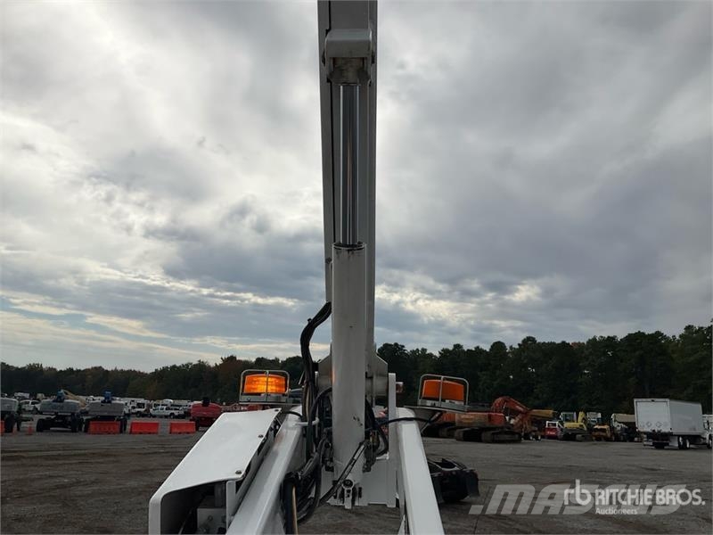Ford F-450 Pacēlāji uz automašīnas bāzes