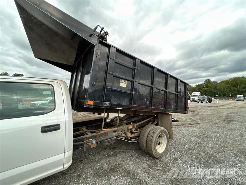 Ford F-450 Pašizgāzējs