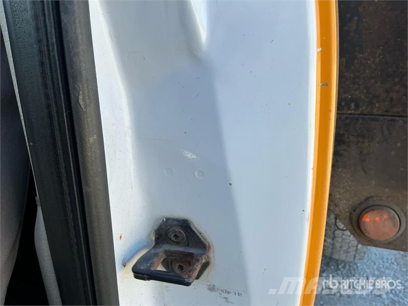 Ford F-450 Flakbilar