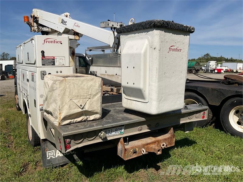 Ford F-450 Plataformas aéreas montadas em camião