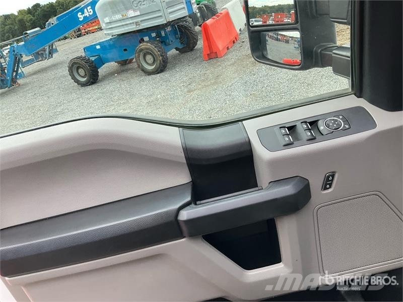Ford F-450 Pašizgāzējs