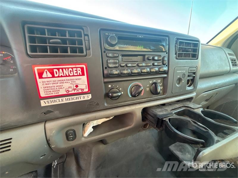 Ford F-450 Ciężarówki typu Platforma / Skrzynia