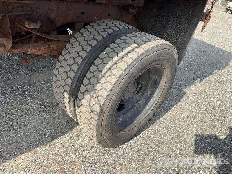 Ford F-450 4x2 Crew Cab Flatbed Dump Truck Sklápěče