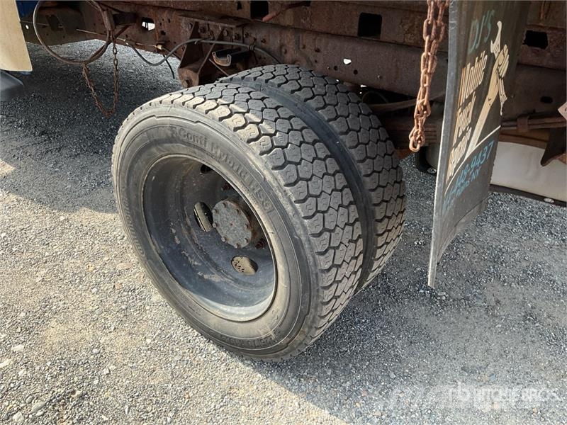 Ford F-450 4x2 Crew Cab Flatbed Dump Truck Sklápěče