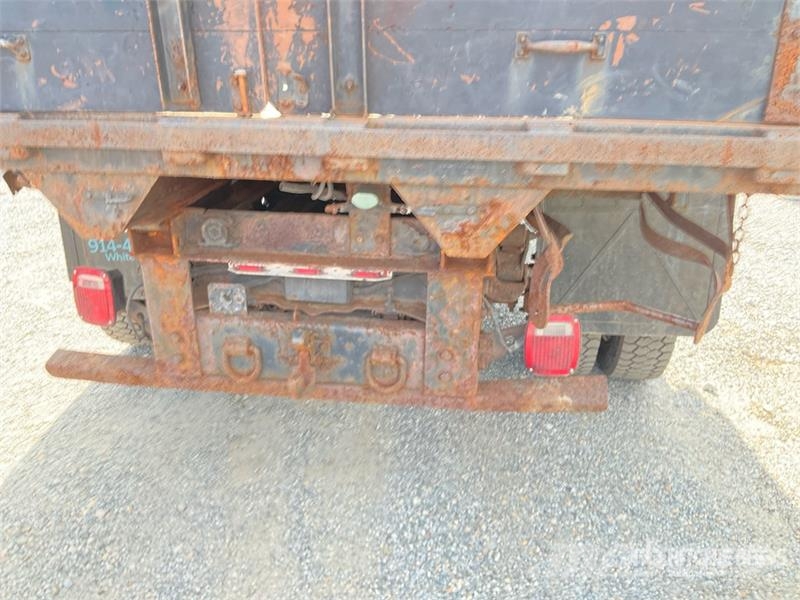 Ford F-450 4x2 Crew Cab Flatbed Dump Truck Sklápěče