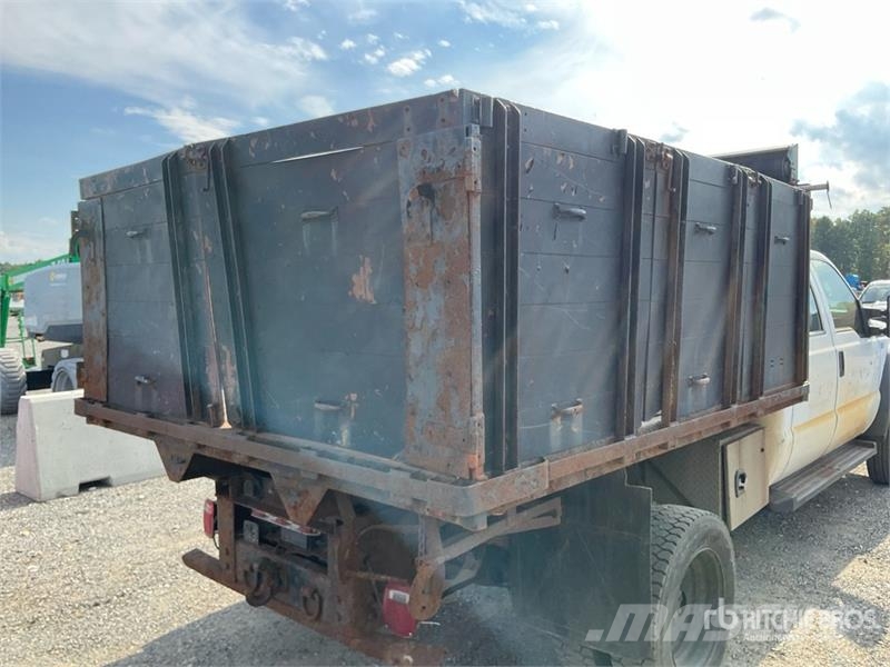 Ford F-450 4x2 Crew Cab Flatbed Dump Truck Sklápěče