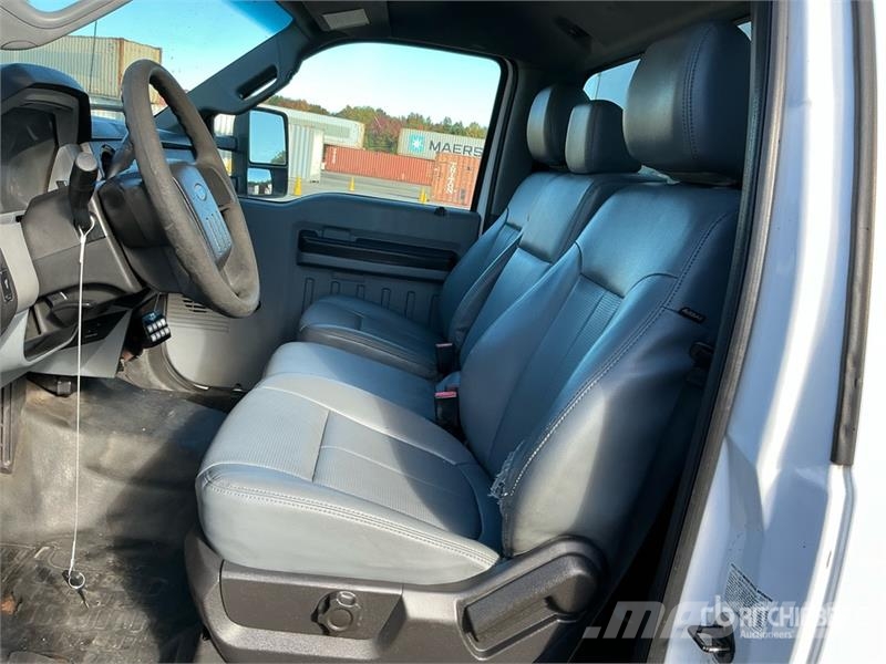 Ford F-450 4x2 Van Truck Tovornjaki zabojniki