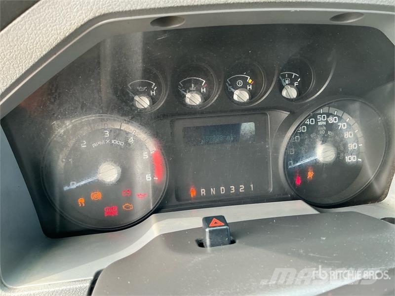 Ford F-450 4x2 Van Truck Tovornjaki zabojniki