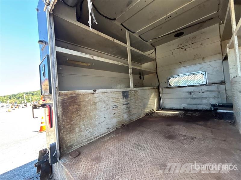 Ford F-450 XL 4x2 Crew Cab Utility Truck Utilitaire benne