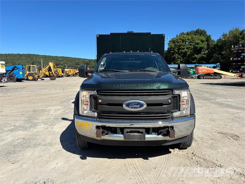 Ford F-450 XL 4x2 Crew Cab Utility Truck Utilitaire benne