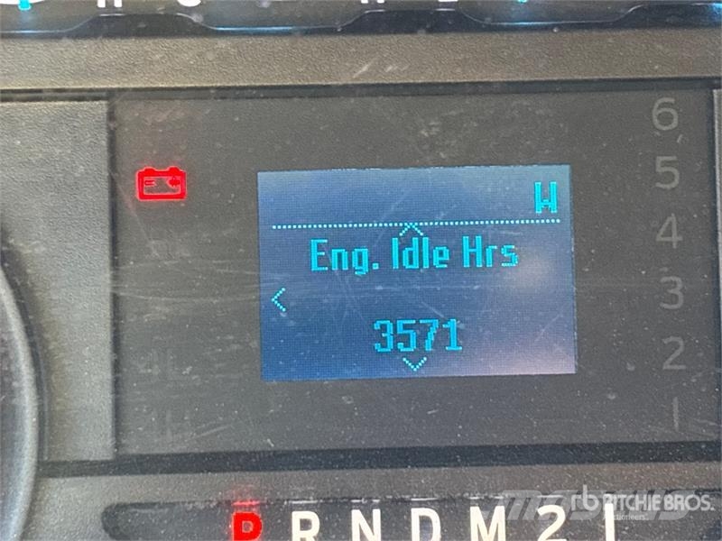 Ford F-450 XL 4x2 Crew Cab Utility Truck Utilitaire benne